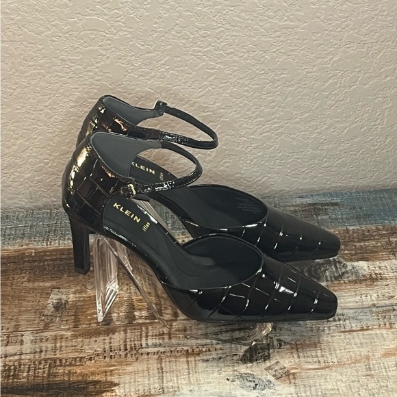 Anne Klein Black Heels with Ankle Strap - Picture 3 of 4